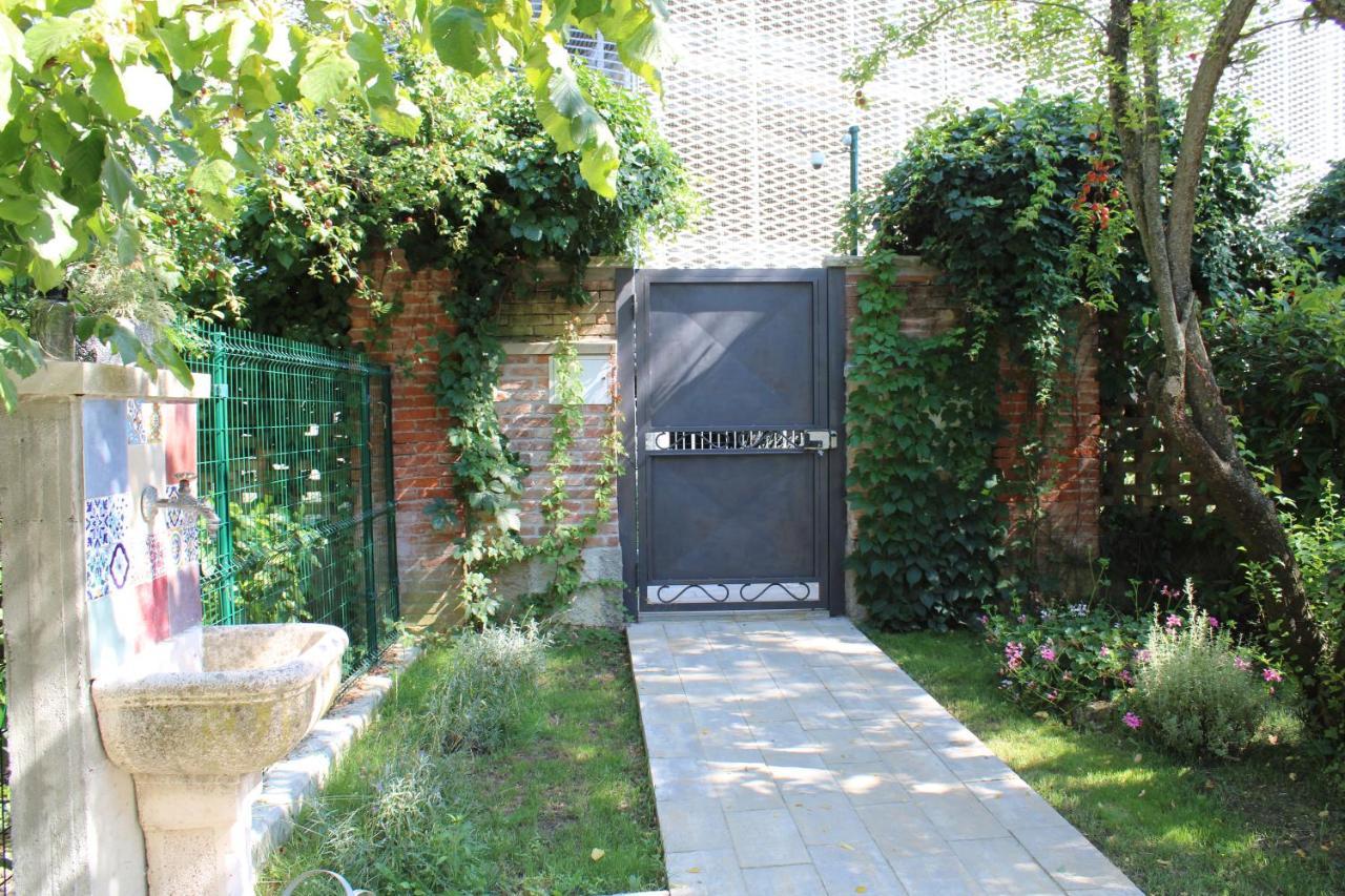 Hotel Praga Serravalle Scrivia Exterior foto